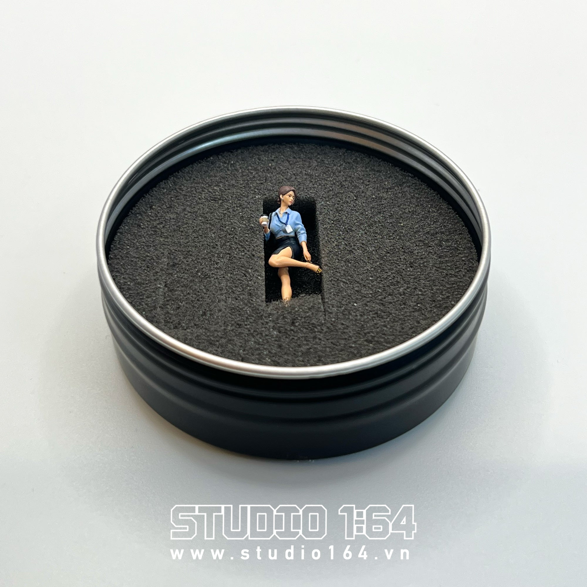 Office Lady Figure x Realpaint Studio