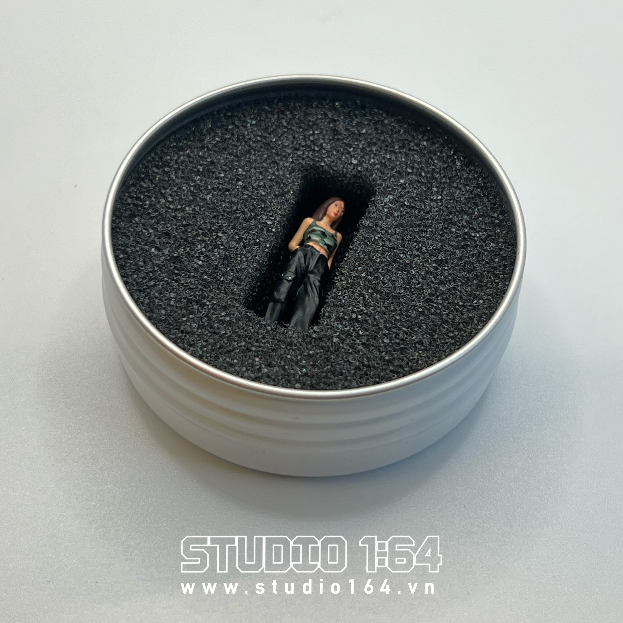 Hip Hop Girl Figure x Realpaint Studio