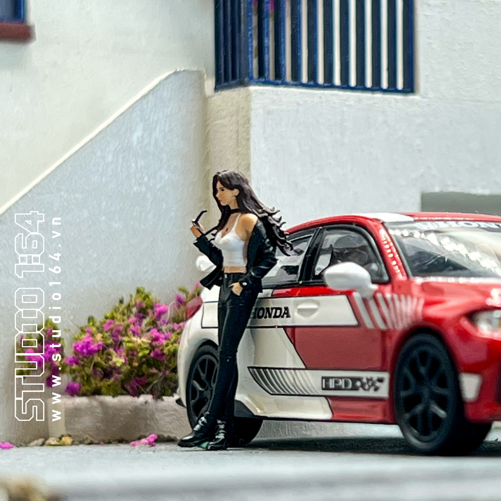 Glasses Girl Figure x Realpaint Studio