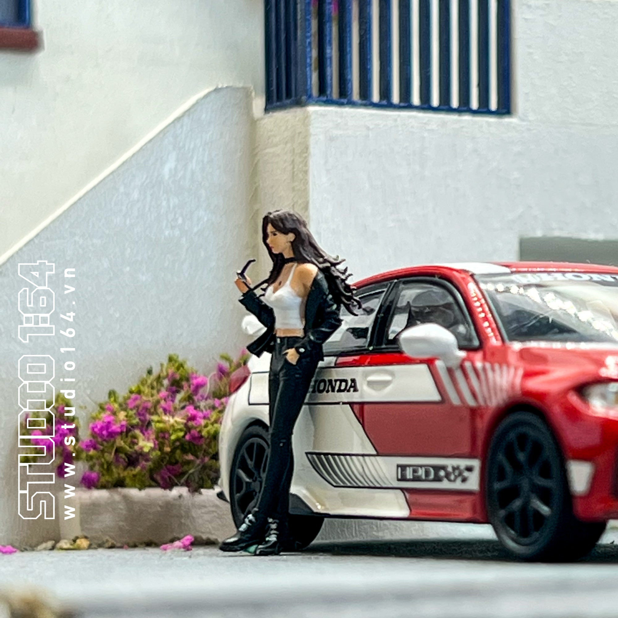 Glasses Girl Figure x Realpaint Studio